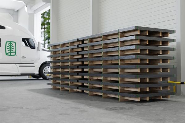 Slot-Lock pallet stack in warehouse 