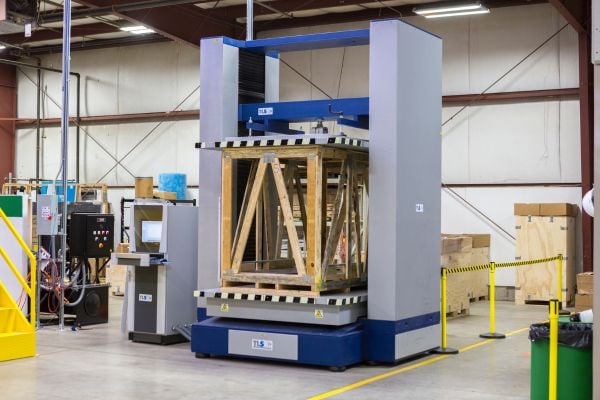 compression testing for wooden packaging