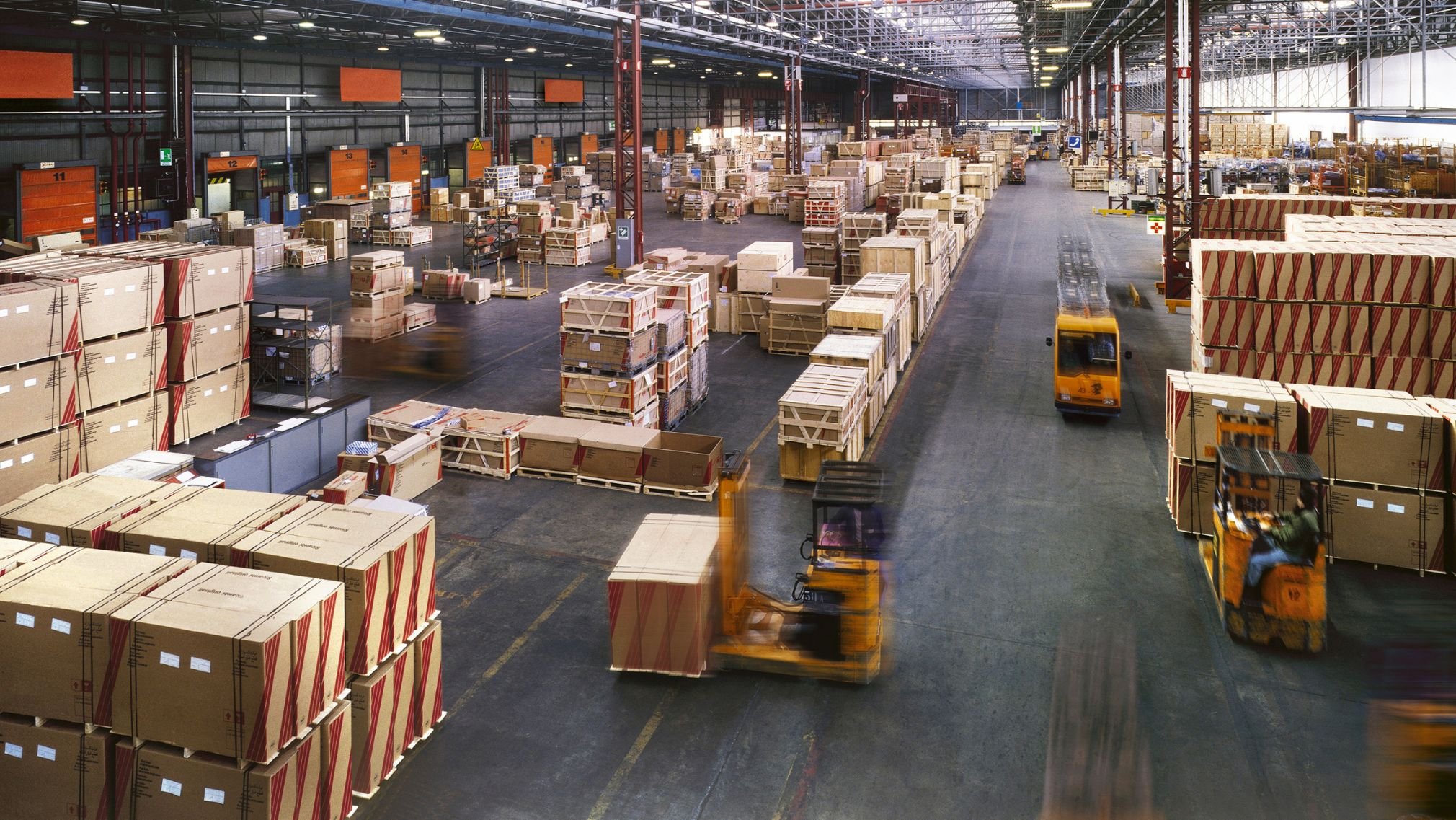 Wooden pallets redesigned for warehouse storage optimization