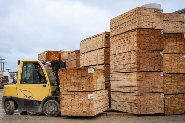 Custom cut wooden pallet lumber